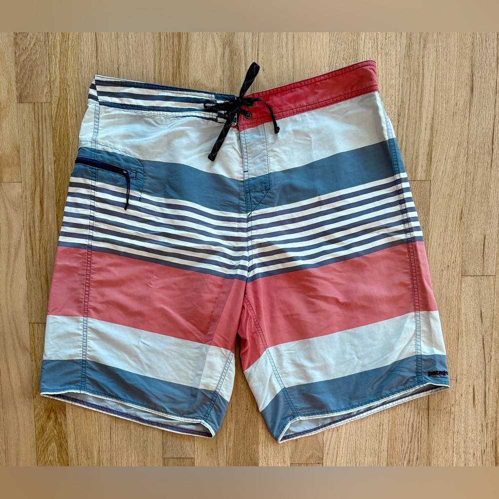 Men’s Patagonia Bathing Suit Board Shorts, Red, White‎ + Blue Striped, Size 38